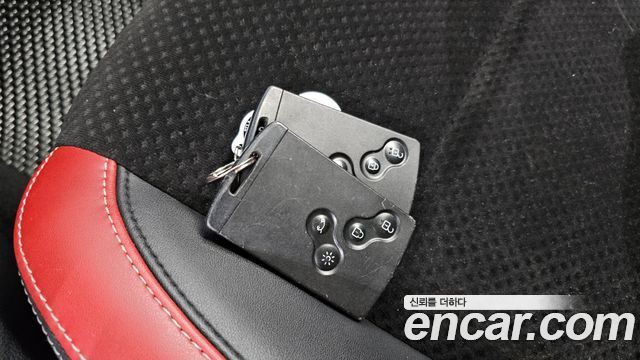 Renault Korea Clio Intens 2018 — фото 34