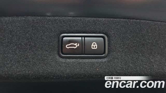Genesis EQ900 3.3 T-GDI AWD Prestige 2016 — фото 17