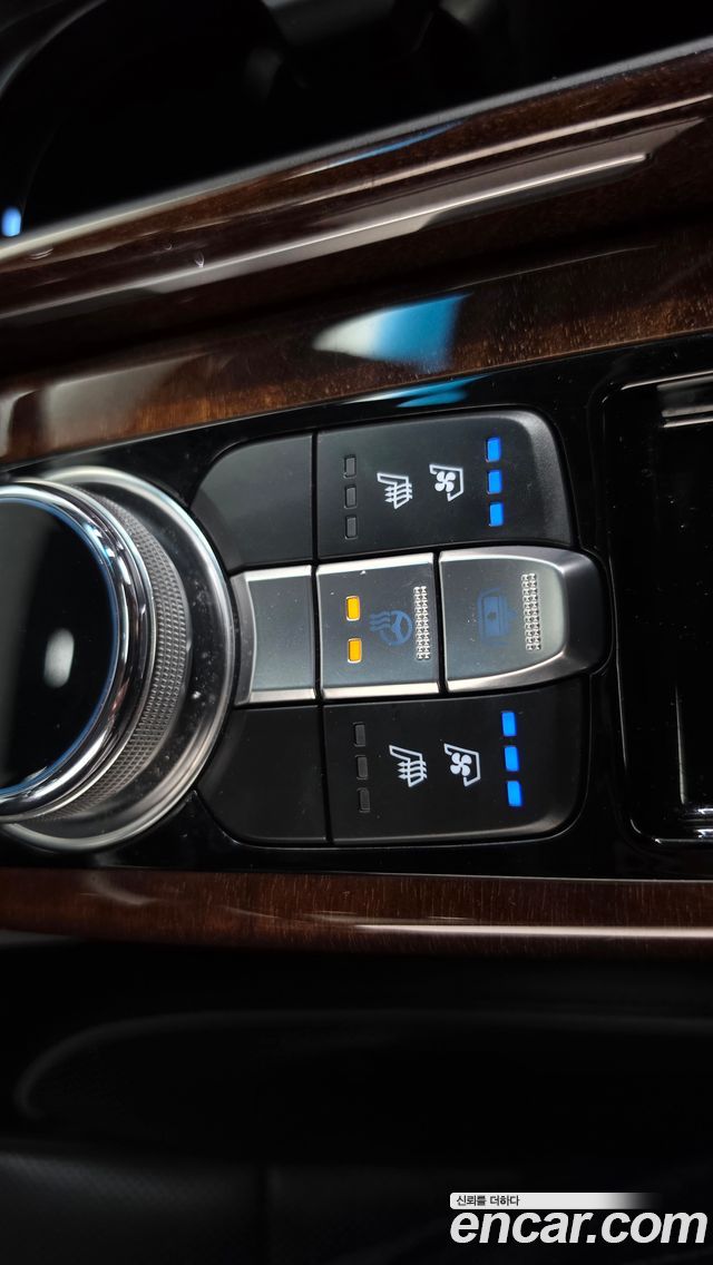 Genesis EQ900 3.3 T-GDI AWD Prestige 2016 — фото 28
