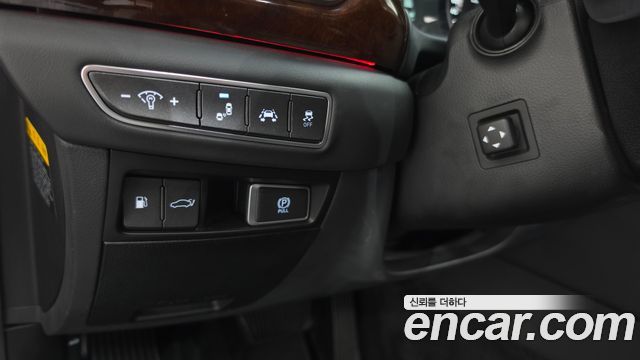 Genesis EQ900 3.3 T-GDI AWD Prestige 2016 — фото 30