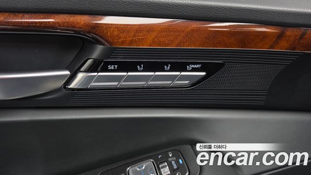 Genesis EQ900 3.3 T-GDI AWD Prestige 2016 — фото 32