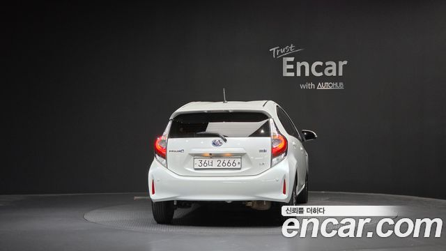 Toyota Prius C 1.5 2019 — фото 4