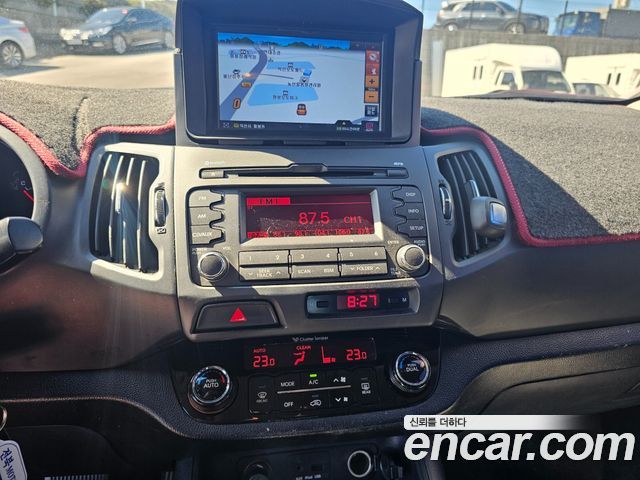 Kia Sportage R Diesel 2WD TLX Deluxe 2012 — фото 18