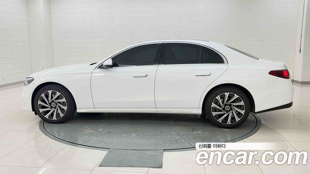 Mercedes-Benz E-Class (W214) E300 4MATIC Exclusive 2026 — фото 3