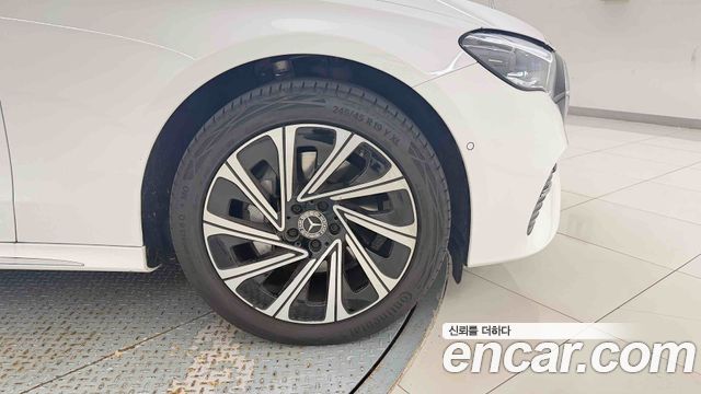 Mercedes-Benz E-Class (W214) E300 4MATIC Exclusive 2026 — фото 10
