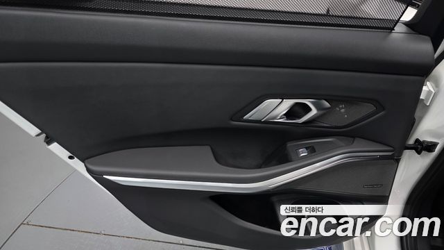 BMW 3 Series (G20) 320i Touring M Sports 2024 — фото 25
