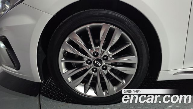 Kia K5 (II) 2.0 Prestige 2019 — фото 5