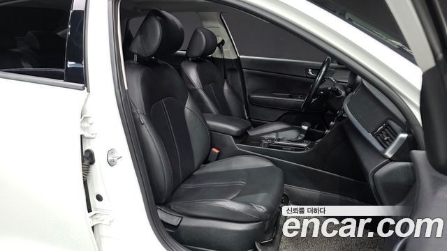 Kia K5 (II) 2.0 Prestige 2019 — фото 11
