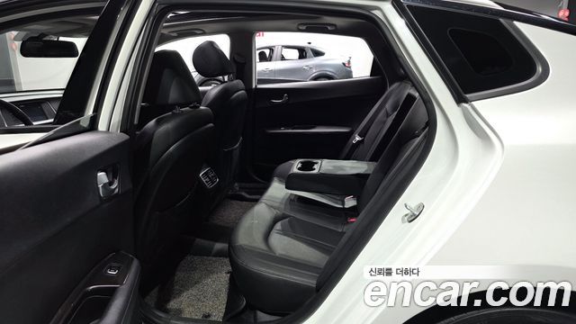 Kia K5 (II) 2.0 Prestige 2019 — фото 12