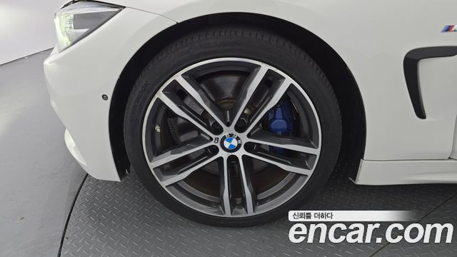 BMW 4 Series (F32) 430i M Sport Convertible 2018 — фото 5