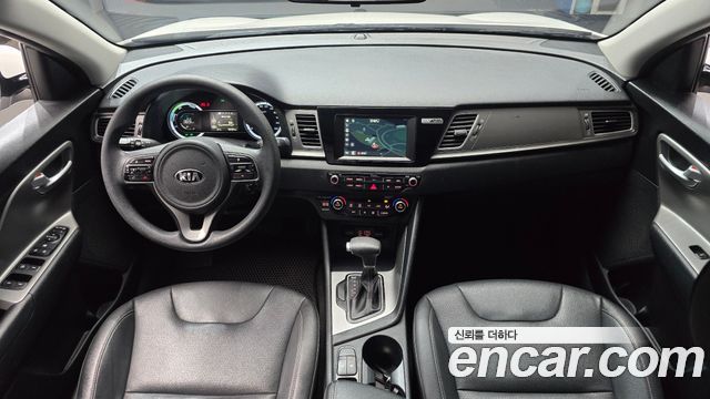 Kia Niro Luxury 2018 — фото 7