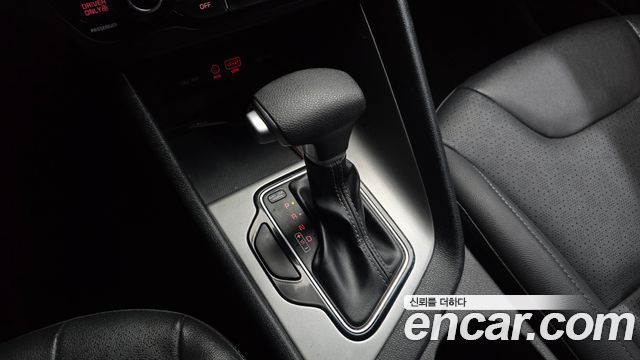 Kia Niro Luxury 2018 — фото 9