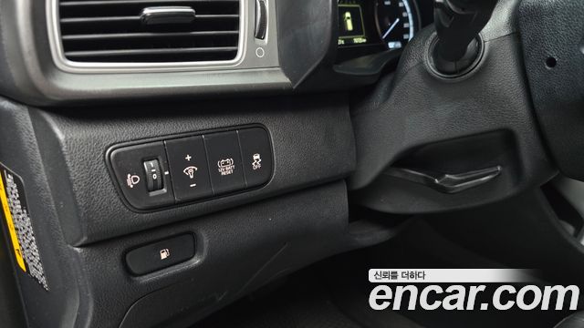 Kia Niro Luxury 2018 — фото 20
