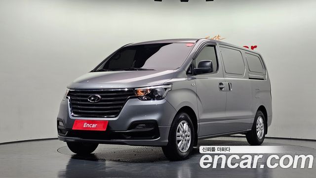 Hyundai Grand Starex Van 3-Seater Smart