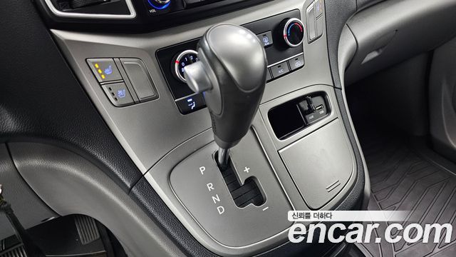 Hyundai Grand Starex Van 3-Seater Smart 2018 — фото 9