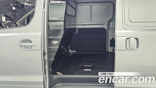 Hyundai Grand Starex Van 3-Seater Smart 2018 — фото 11