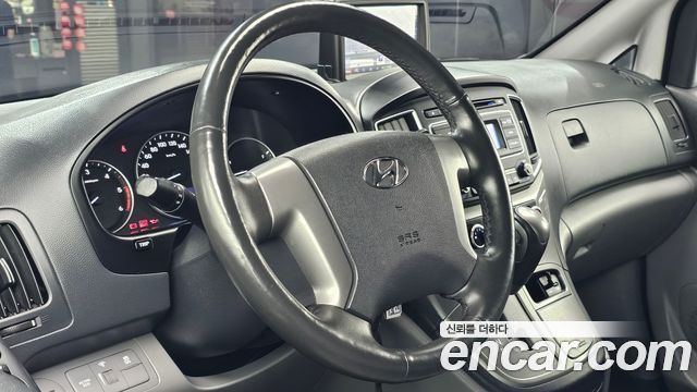 Hyundai Grand Starex Van 3-Seater Smart 2018 — фото 16