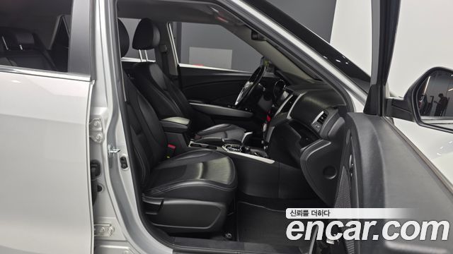 KG Mobility (SsangYong) Tivoli LX 2WD DLX 2015 — фото 11