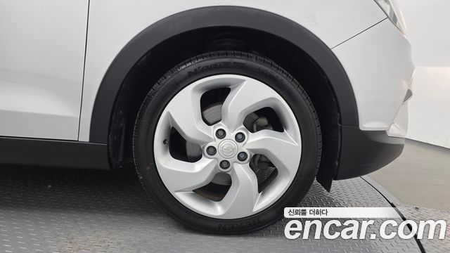 KG Mobility (SsangYong) Tivoli LX 2WD DLX 2015 — фото 21
