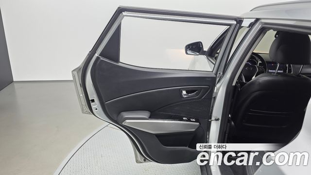KG Mobility (SsangYong) Tivoli LX 2WD DLX 2015 — фото 28