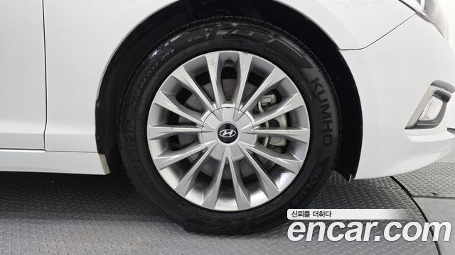 Hyundai Sonata (LF) 2.0 Style Special 2016 — фото 21