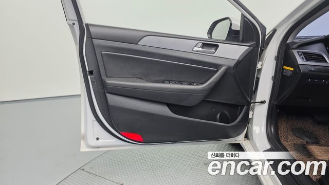 Hyundai Sonata (LF) 2.0 Style Special 2016 — фото 24