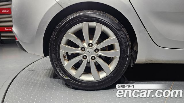 Kia Carens 2.0 LPi Prestige 2014 — фото 5