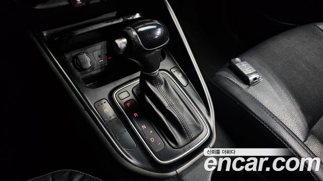 Kia Carens 2.0 LPi Prestige 2014 — фото 9