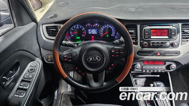 Kia Carens 2.0 LPi Prestige 2014 — фото 13