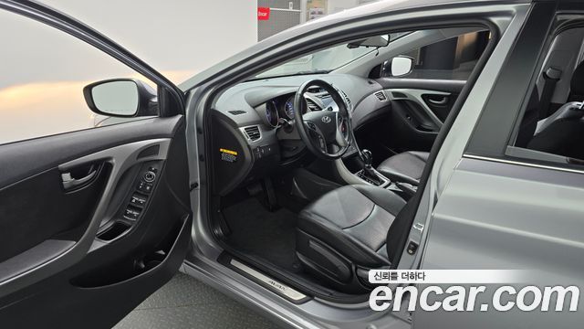 Hyundai Avante 1.6 GDi Smart Standard 2015 — фото 10