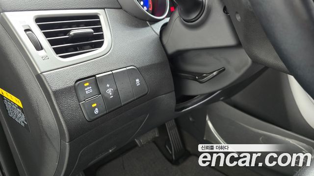 Hyundai Avante 1.6 GDi Smart Standard 2015 — фото 18