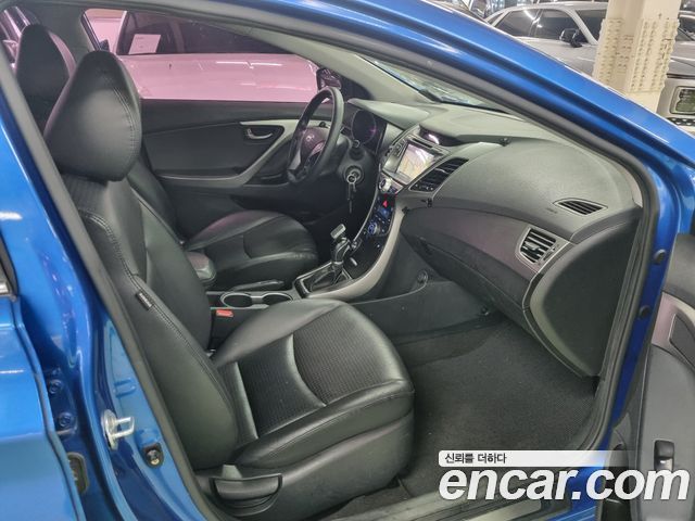 Hyundai Avante 1.6 GDi Smart Standard 2016 — фото 15