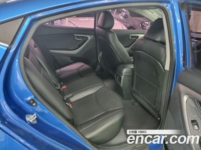 Hyundai Avante 1.6 GDi Smart Standard 2016 — фото 16