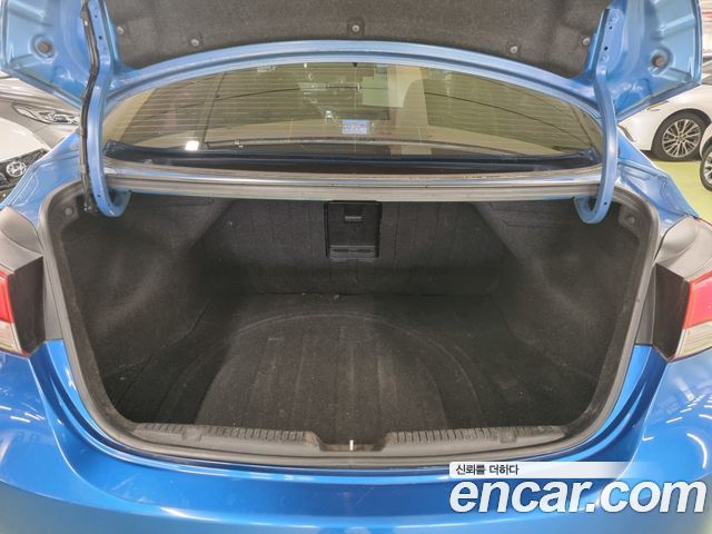 Hyundai Avante 1.6 GDi Smart Standard 2016 — фото 23