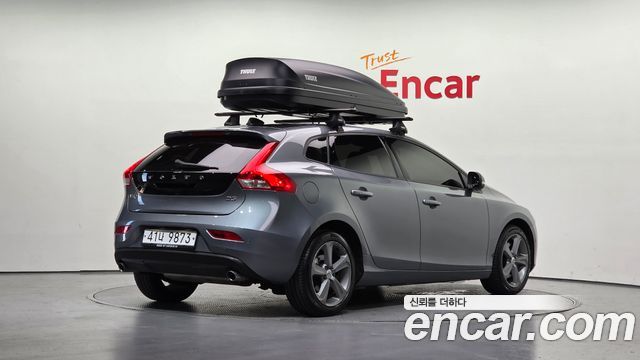 Volvo V40 D3 2nd 2018 — фото 2