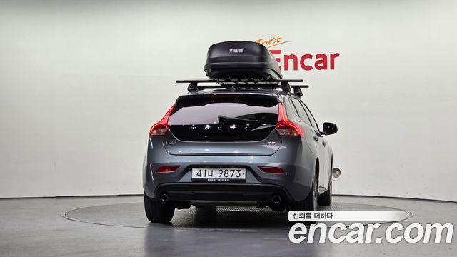 Volvo V40 D3 2nd 2018 — фото 4