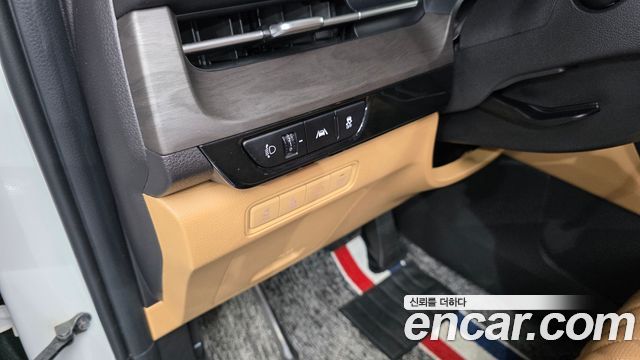 Kia Carnival (IV) Gasoline 9-seater Limousine(Special vehicle) 2022 — фото 17