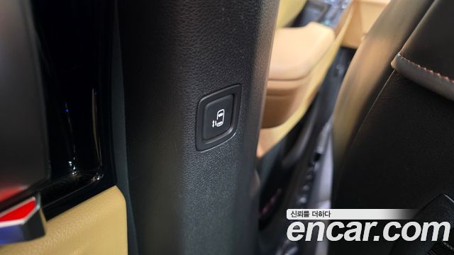 Kia Carnival (IV) Gasoline 9-seater Limousine(Special vehicle) 2022 — фото 27