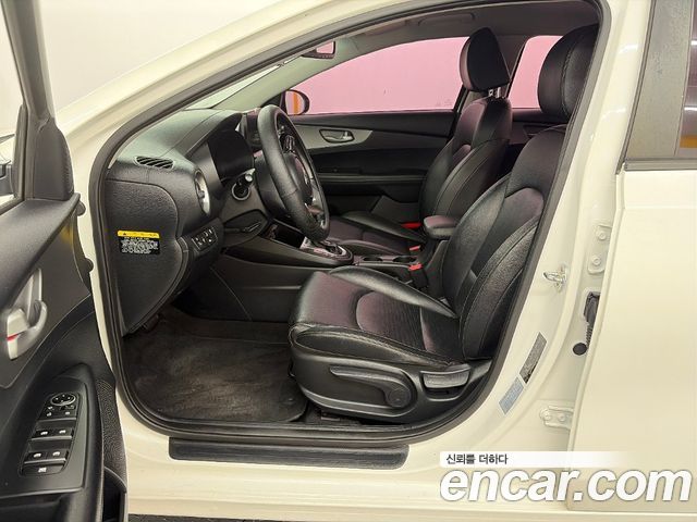 Kia K3 Luxury 2019 — фото 15