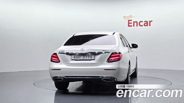Mercedes-Benz E-Class (W213) E300 4MATIC Exclusive 2018 — фото 4