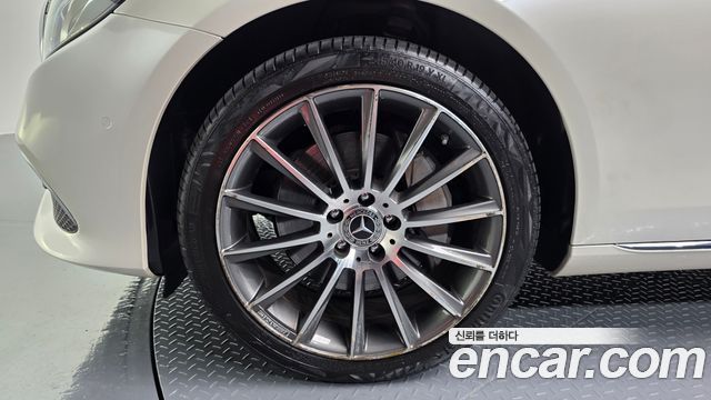 Mercedes-Benz E-Class (W213) E300 4MATIC Exclusive 2018 — фото 5