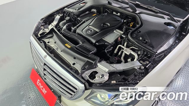 Mercedes-Benz E-Class (W213) E300 4MATIC Exclusive 2018 — фото 6