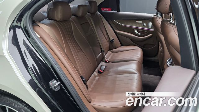 Mercedes-Benz E-Class (W213) E300 4MATIC Exclusive 2018 — фото 11