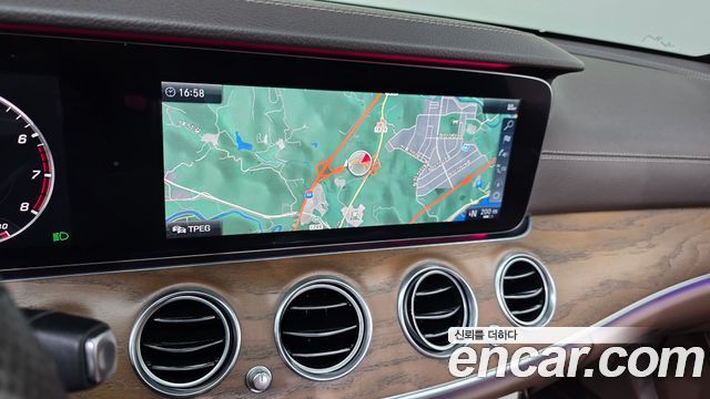Mercedes-Benz E-Class (W213) E300 4MATIC Exclusive 2018 — фото 14