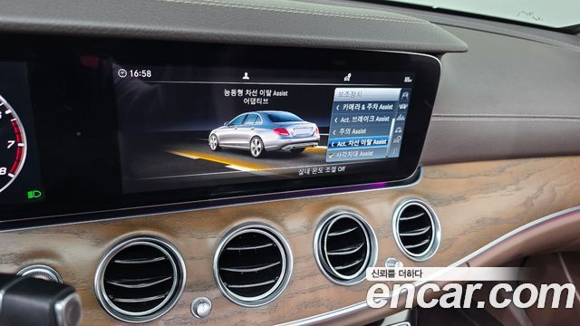 Mercedes-Benz E-Class (W213) E300 4MATIC Exclusive 2018 — фото 15