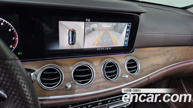 Mercedes-Benz E-Class (W213) E300 4MATIC Exclusive 2018 — фото 17