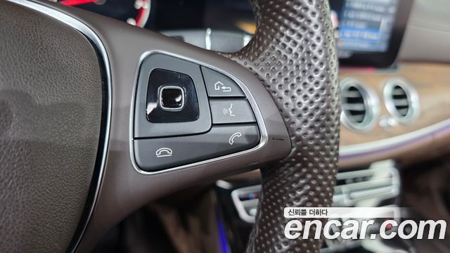 Mercedes-Benz E-Class (W213) E300 4MATIC Exclusive 2018 — фото 19