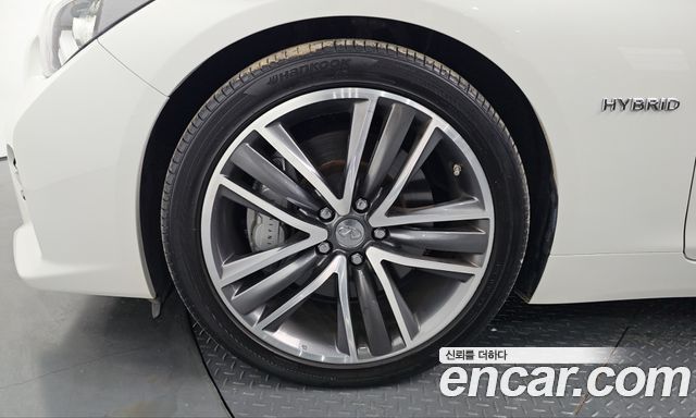 Infiniti Q50 3.5 Hybrid Essence 2016 — фото 5