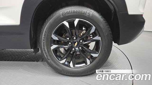 Chevrolet Trailblazer 1.3 Turbo 2WD Premier 2023 — фото 21