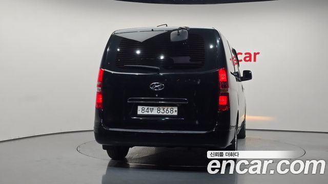 Hyundai Grand Starex 5-Seater VAN Smart 2017 — фото 4